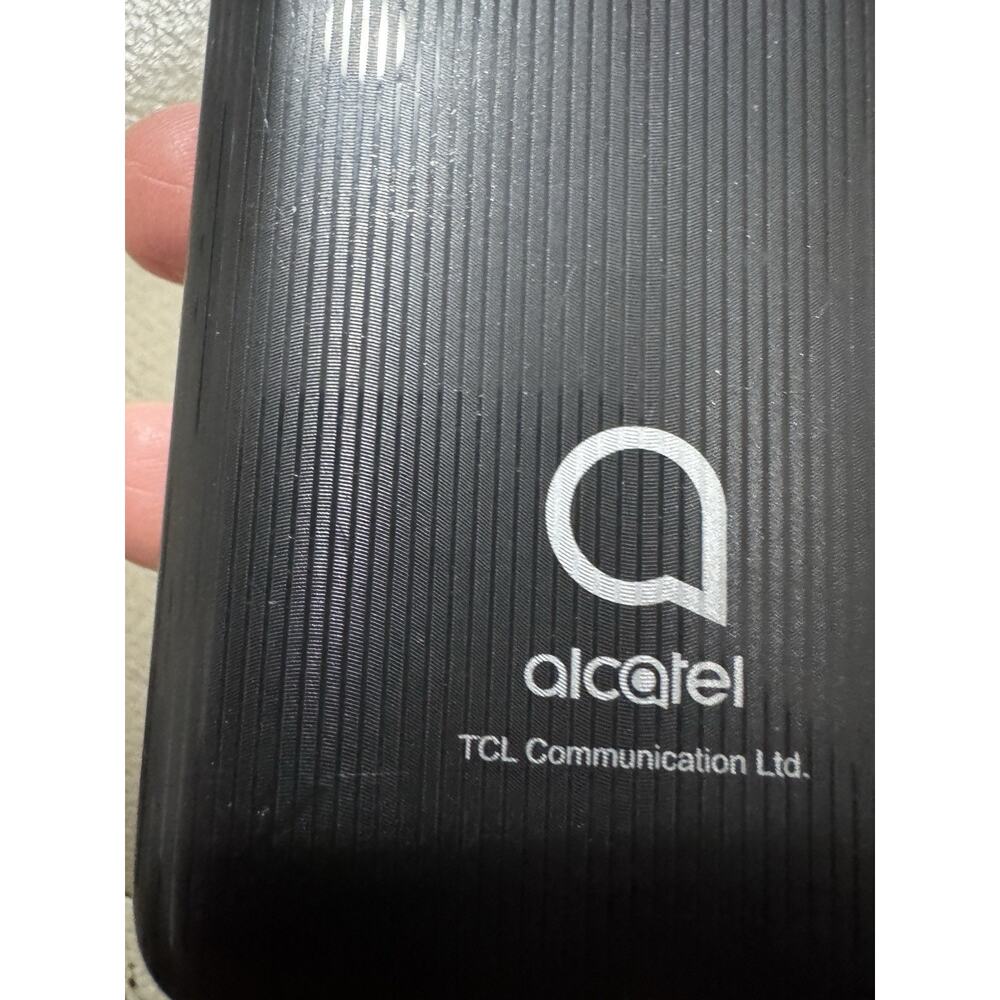 Lot 5 Phones, Some Unlocked, Apple SE And Samsung Alcatel - Picture 11 of 16